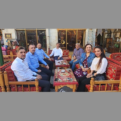 Gaziantep’te bulunan Midyat Kaymakamı Sayın Ahmet Solmaz, Midyat İlçe Milli Eğitim Müdürü Abdulkadir ALTAY ve Mardin Muhtarlar Federasyonu Başkanı Sayın Mehmet Nas ve Ak parti ilçe başkanı Atilla Yarış ile Görüştük.